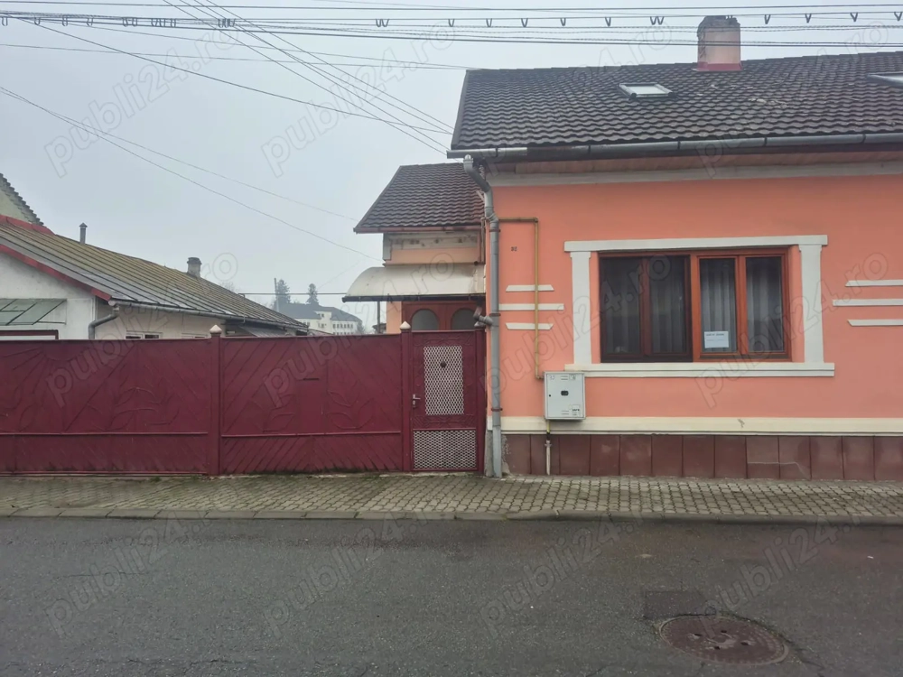 Casa cu teren de vanzare 