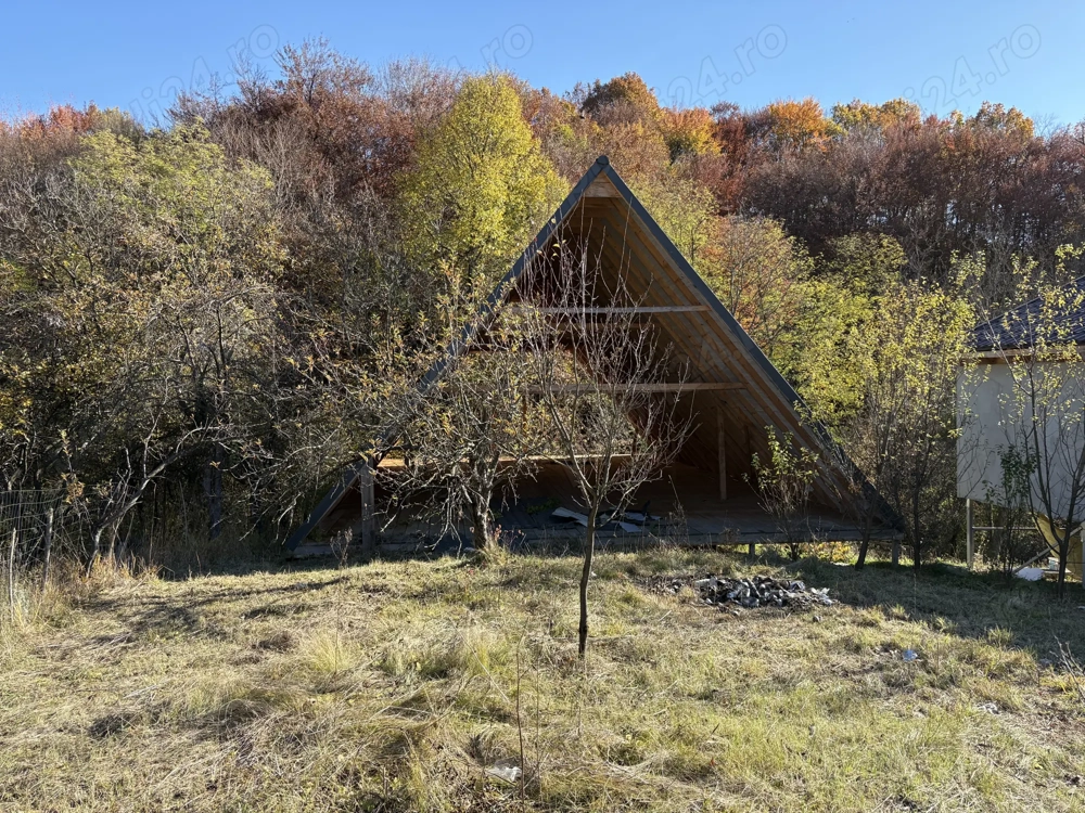 Teren de vanzare si Cabana