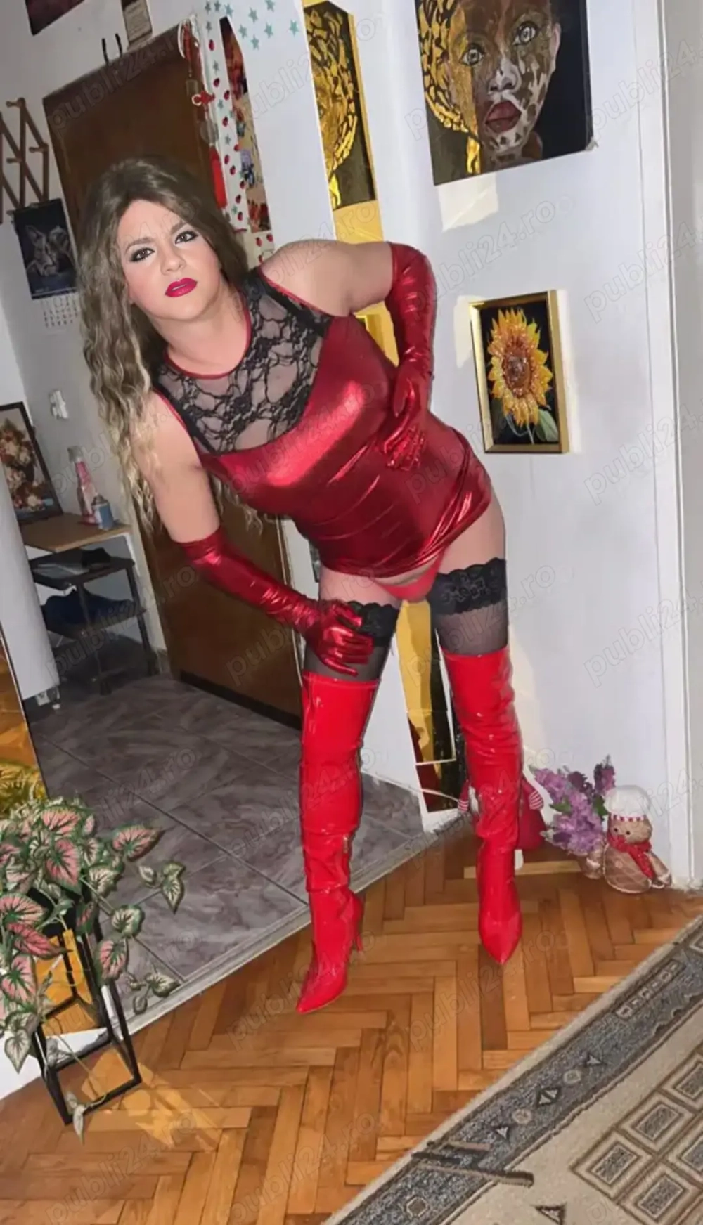 Transexuala matura cu forme apetisante!. 