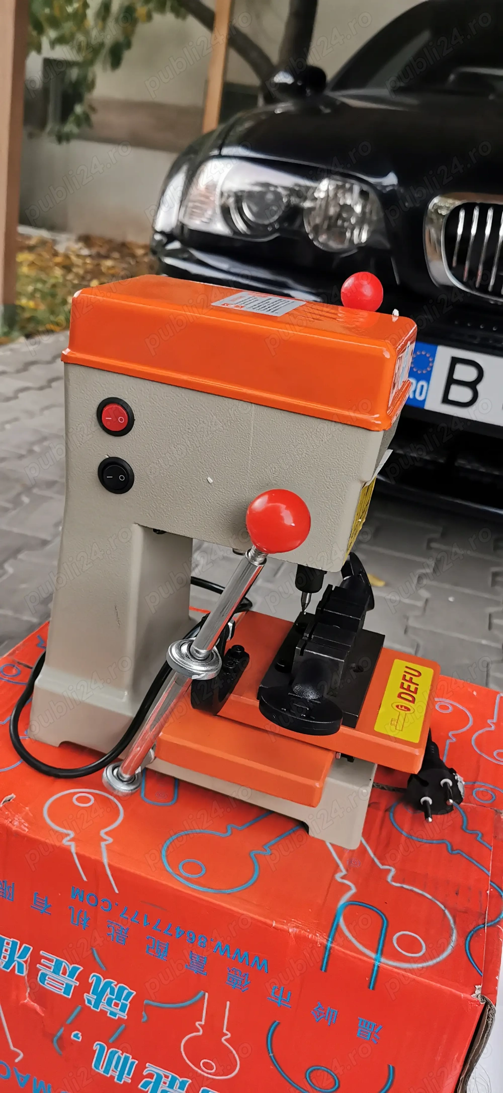 Masina de clonat, copiat chei DEFU Verticala