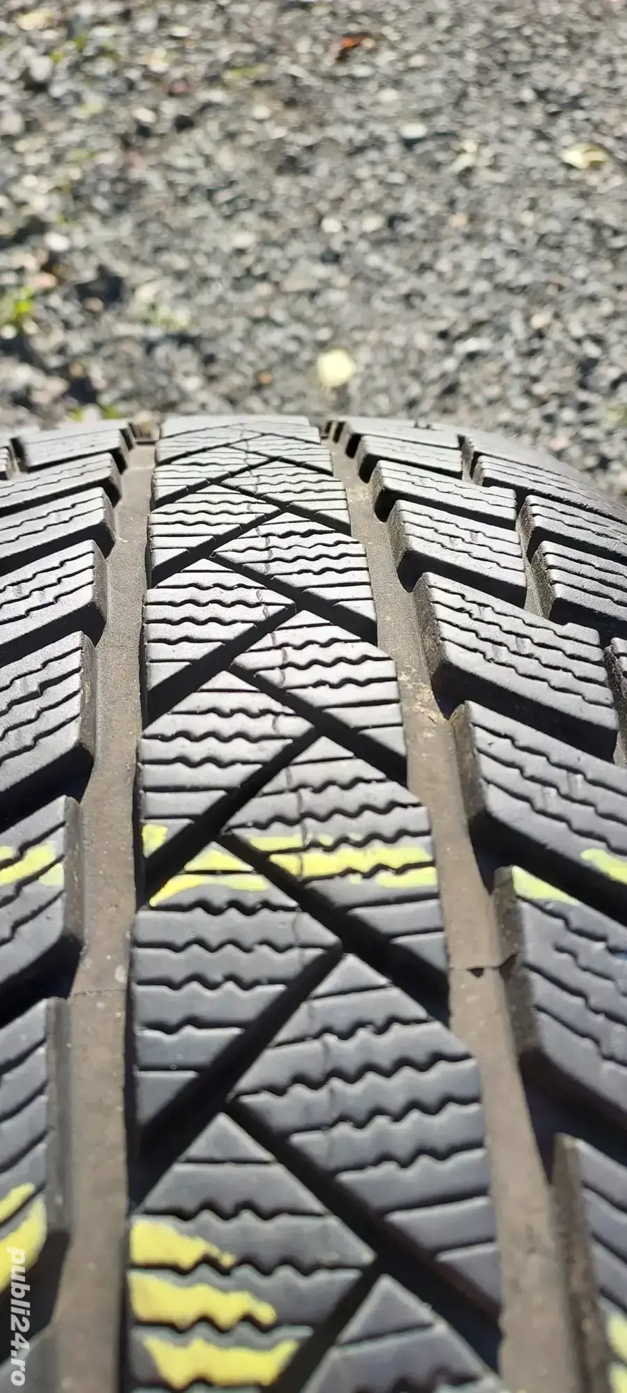 Anvelope de iarna 225 55 18 marca Vredestein 