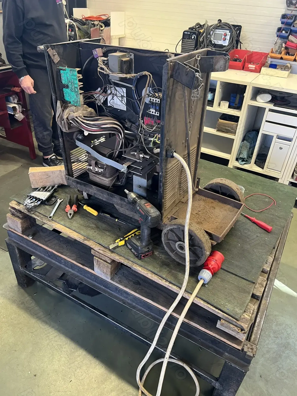 Electronist Reparatii Aparate de Sudura