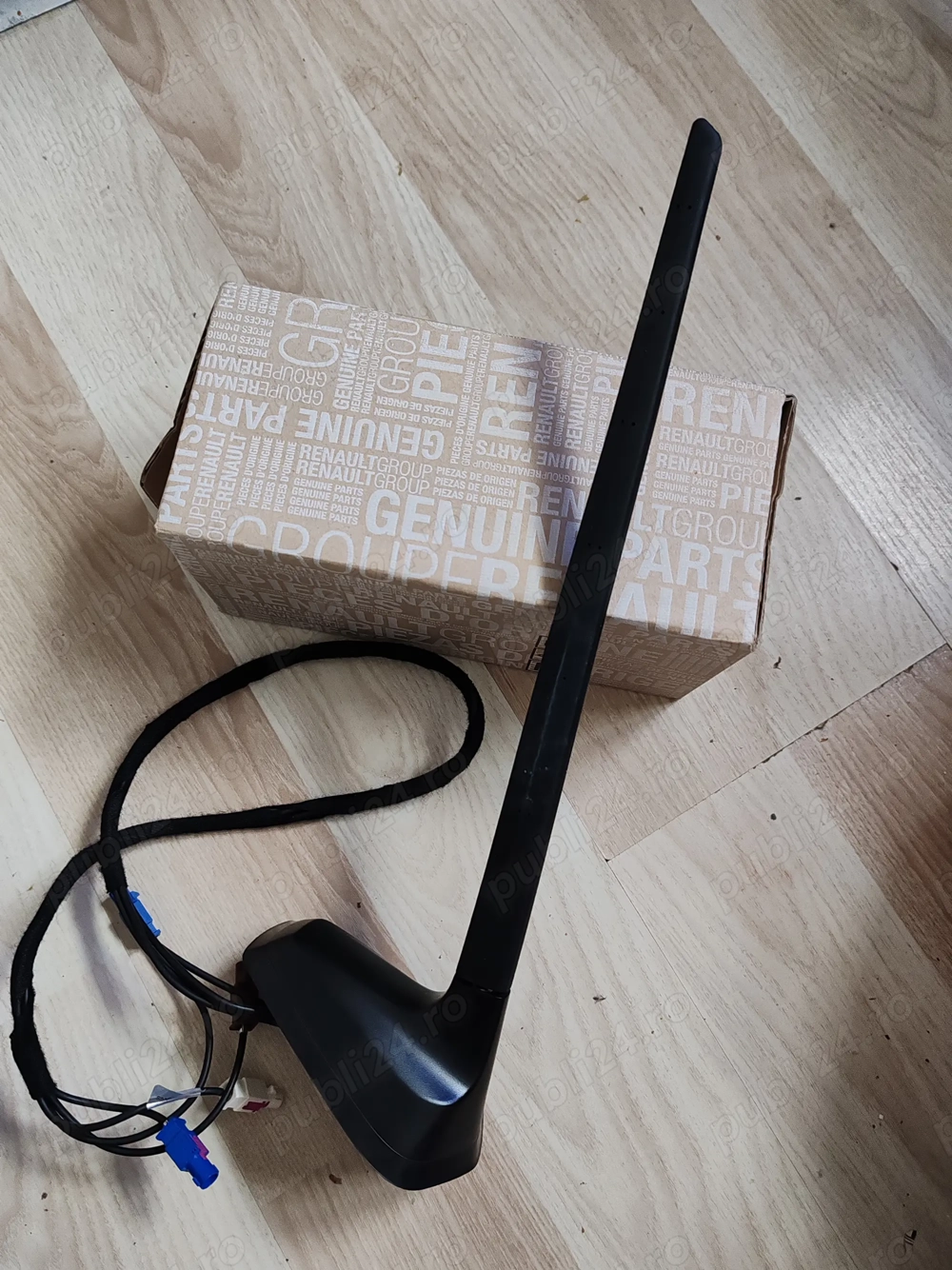 Antena radio GPS 26R-04 13517 ,originala,Renault Clio 5 , an 2025