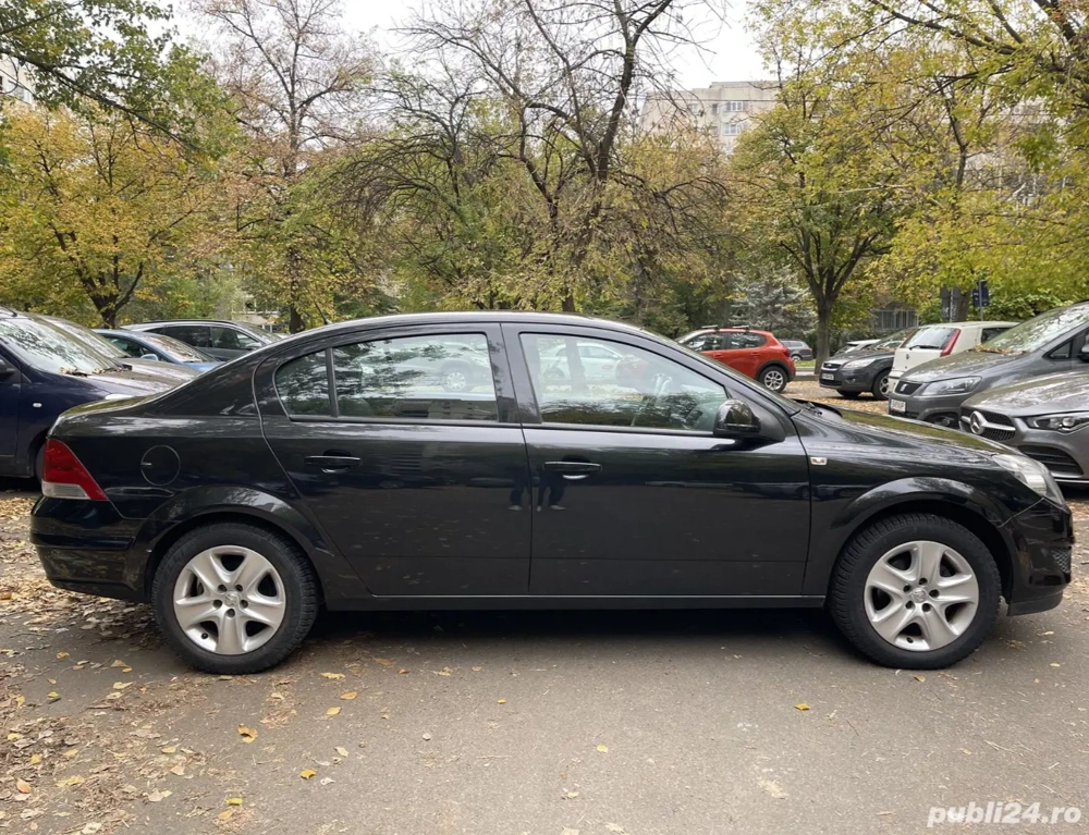 Opel Astra H Sedan - 2013 - KM 33000