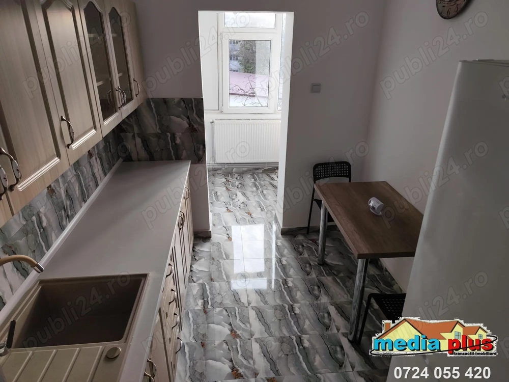 Apartament renovat, 2 camere   Prima închiriere