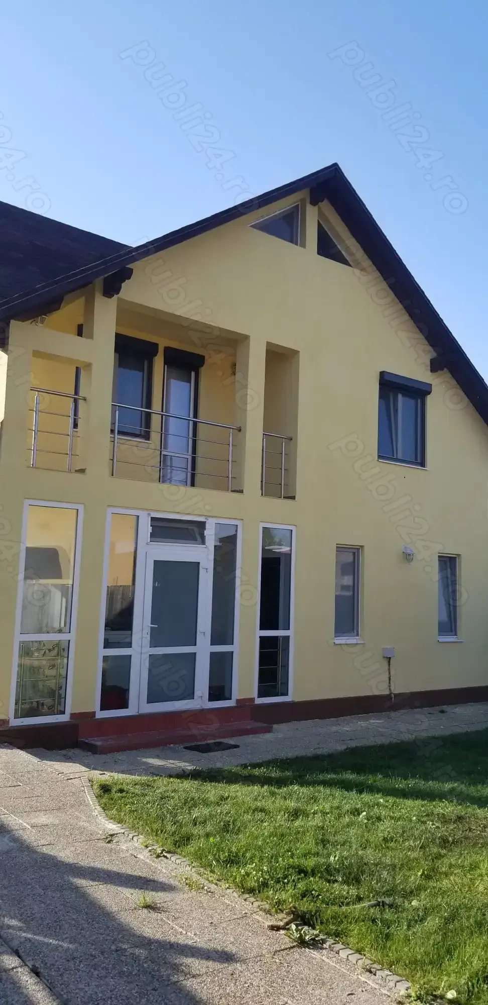 Casa Stupini complet mobilata, curte proprie cu foisor