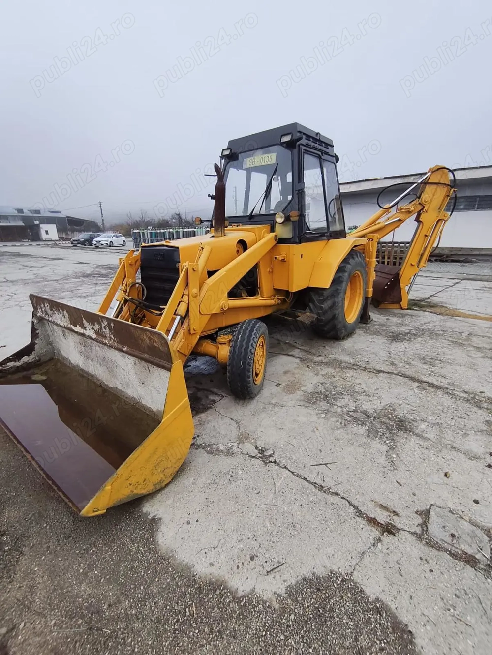 Vand Buldoexcavator Case