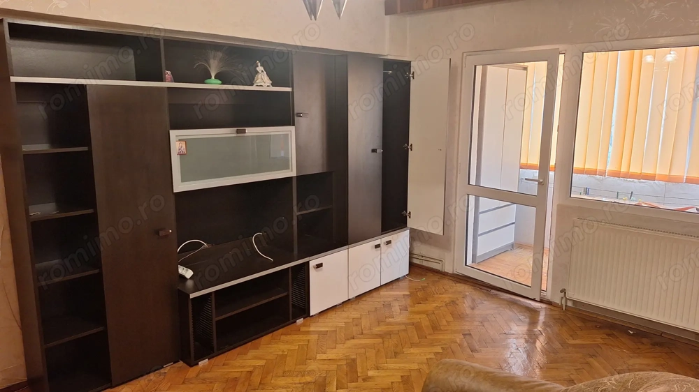Vand apartament 2 camere Craiter