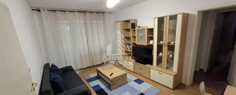3 camere în zona Facultății de Medicină, pentru locuit sau investitie
