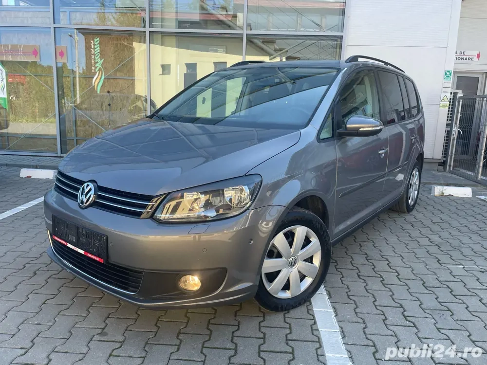 Vw Touran 1.6Tdi-Climatronic-Tempomat-Parcheaza singura !