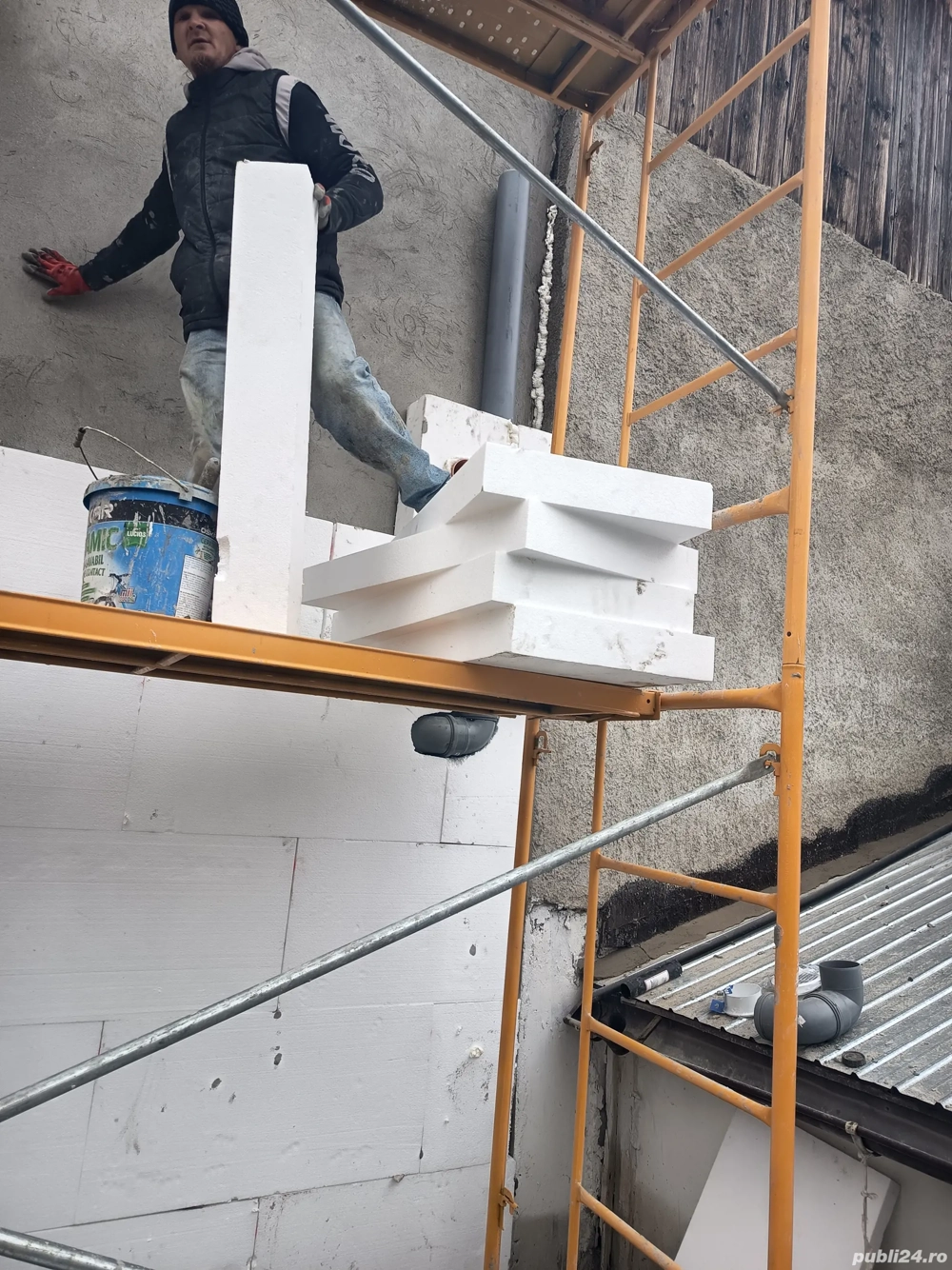 caut lucrator construcții interior -exterior