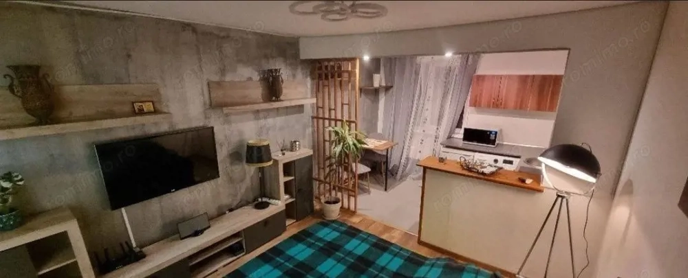 Garsoniera de vânzare-Tractorul-Coresi