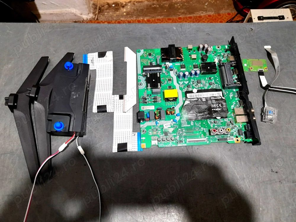 Module diverse dintr-un televizor led Hisense model 58A6N