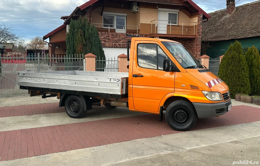 Mercedes Sprinter Camioneta 2.2 Cdi an 2005 Înmatriculată unic proprietar acte la zi fiscal pe loc  