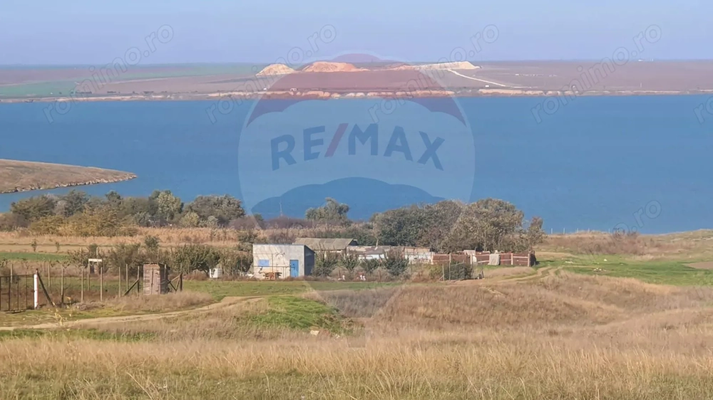 Teren extravilan de vanzare - Navodari