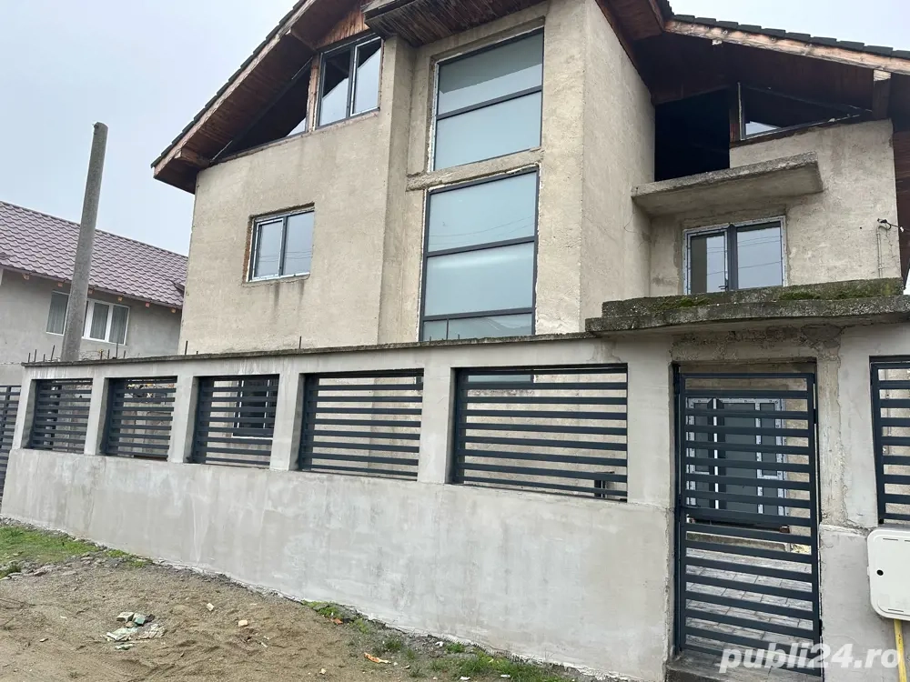 Casa Simian Strada Trandafirilor S+P+1+M