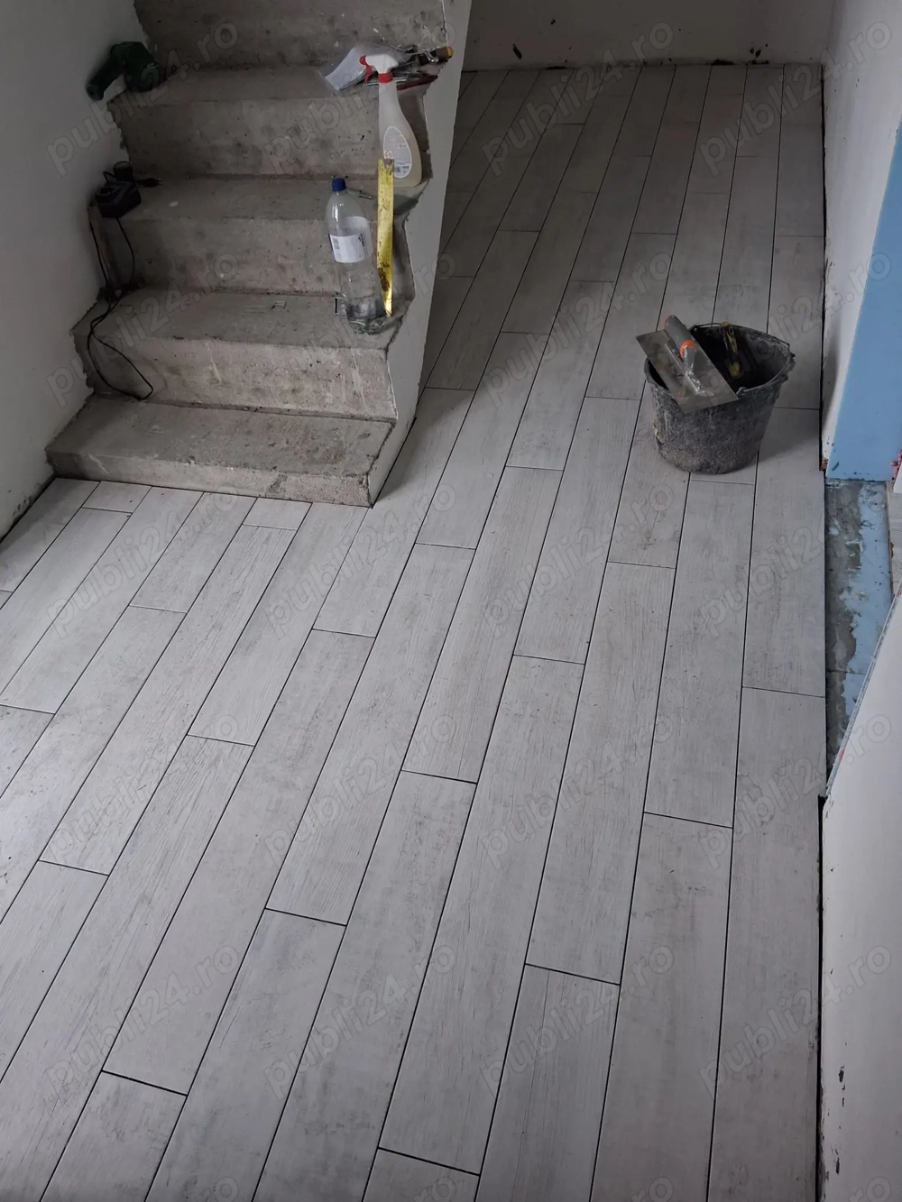 Executam lucrări interioare și exterioare , finisaje ,placări s.a.