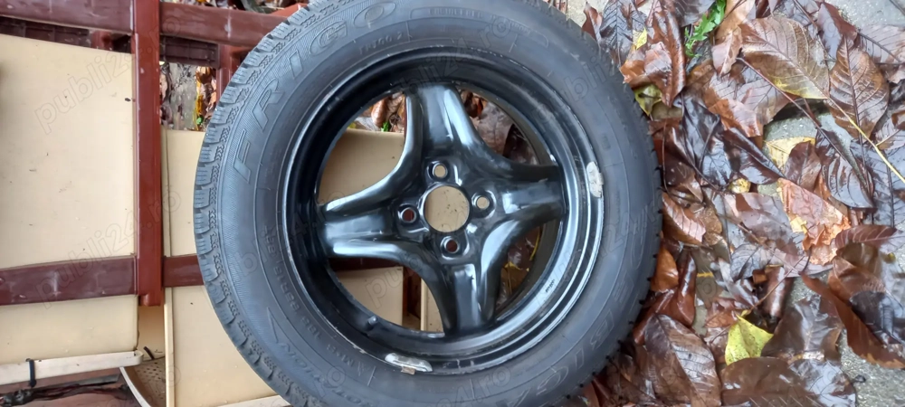 Vând roți complete 185 65 15 iarna