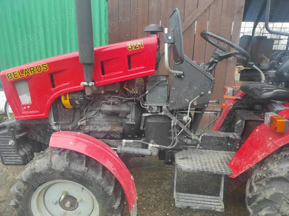 Vând tractor Belarus 321
