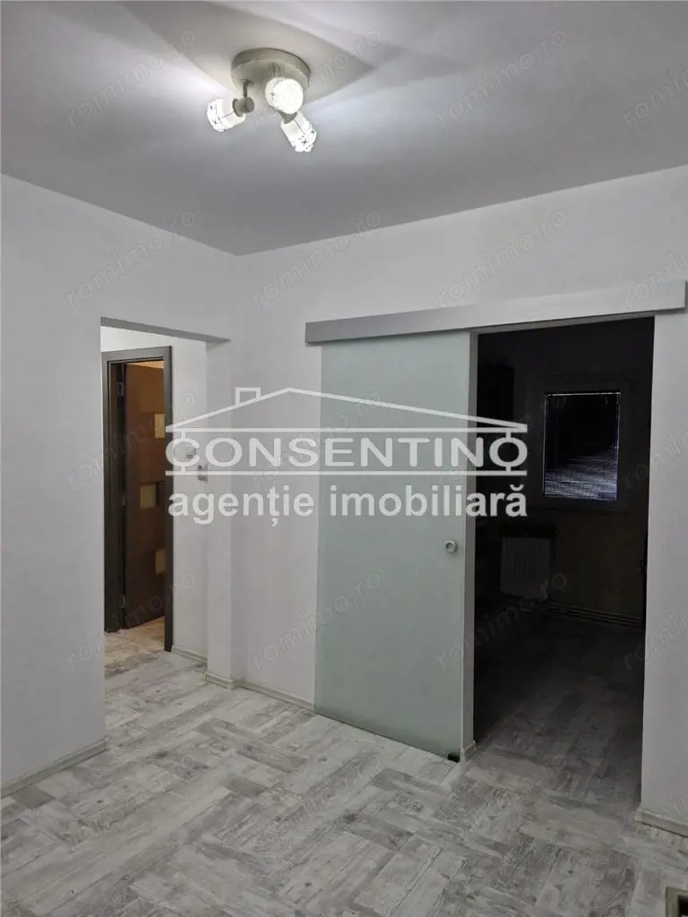 Se vinde apartam . cu 3 camere , Micro III , etaj 3, liber