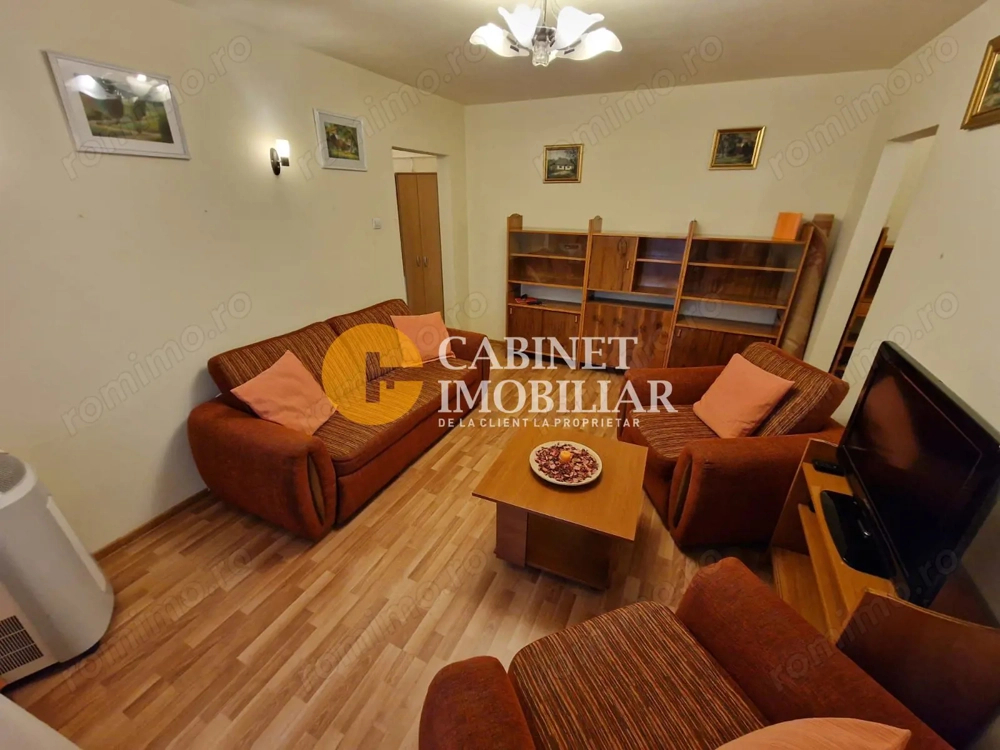 3 Camere Semidecomandat- Etaj intermediar-Zona Alexandru cel Bun