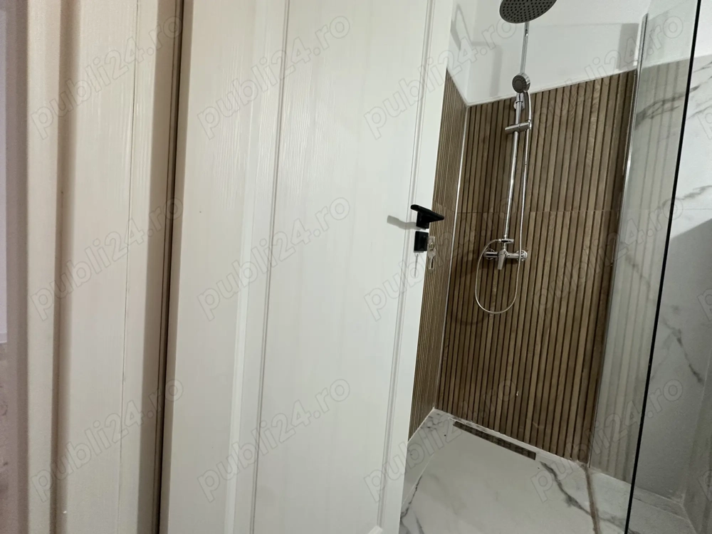 Garsoniera Lipovei langa Iulius Town etaj 1 cu balcon amenajata