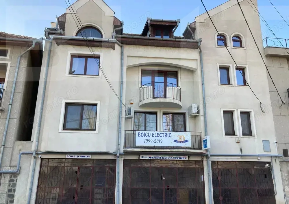 VILĂ DE INVESTIȚIE – CU 4 APARTAMENTE ȘI 2 SPAȚII COMERCIALE ÎNCHIRIATE