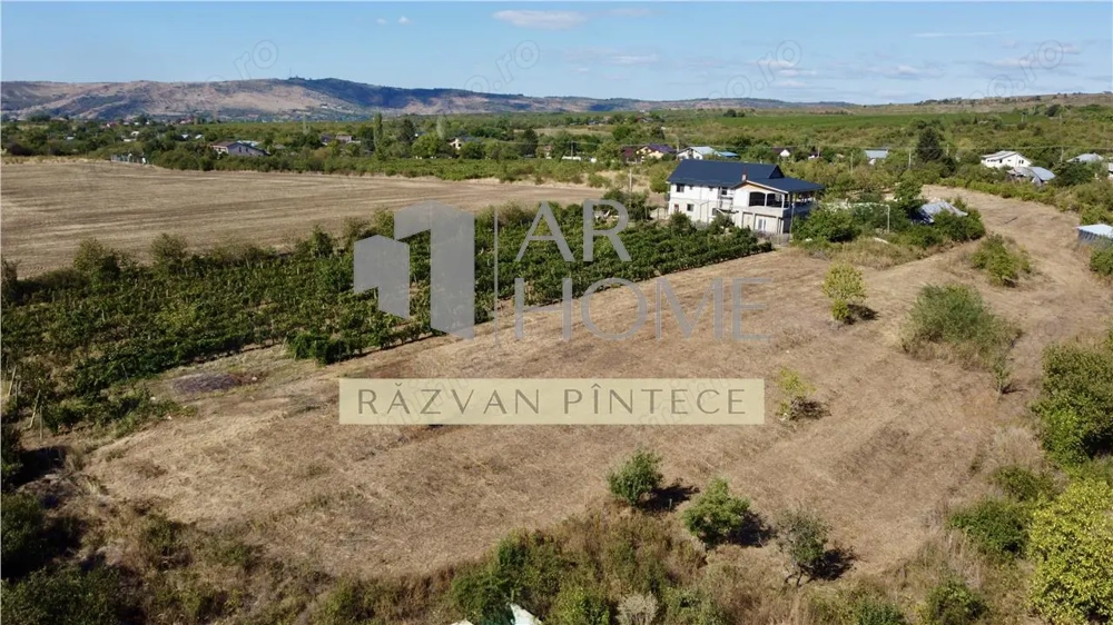 Pensiune 6 camere, teren 12713 mp, Dealul Mare, Urlati, Prahova