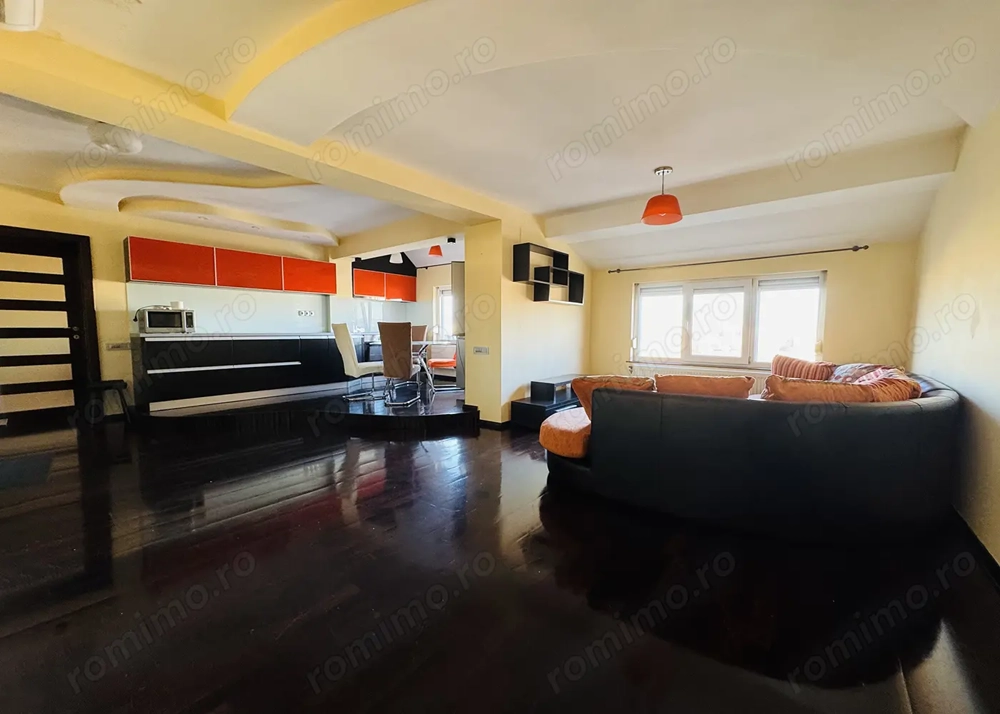 Apartament cu 4 camere - zona Centrala - Mansarda - IMOBIHOR