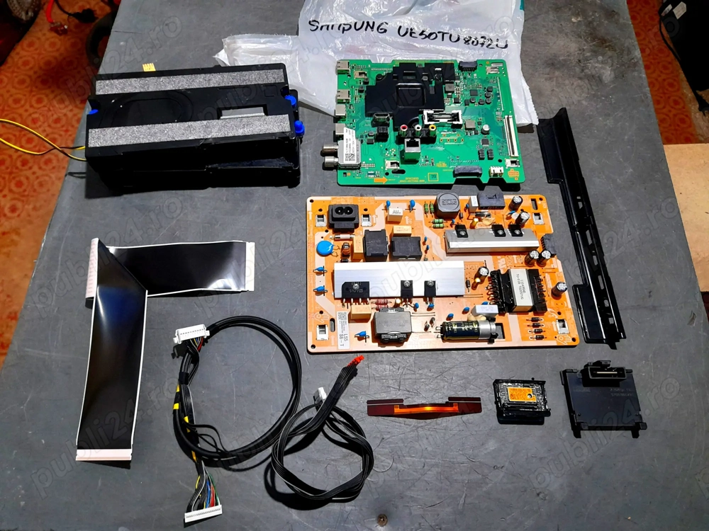 Module diverse dintr-un televizor led Samsung model UE50TU8072U