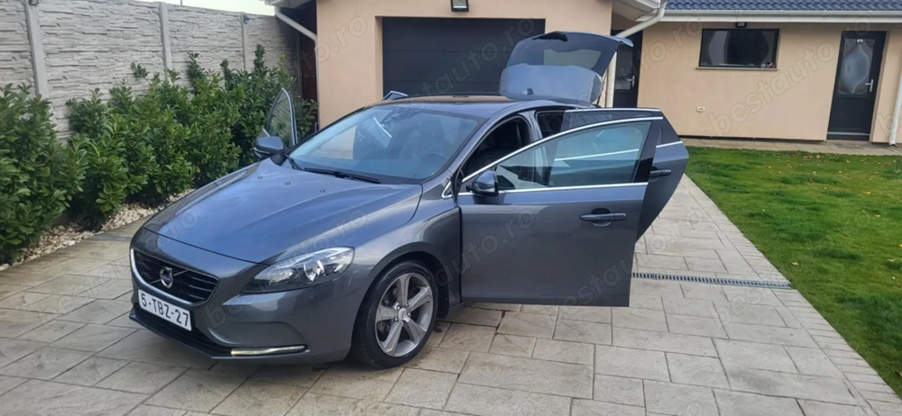 Volvo V40 Model R-Design