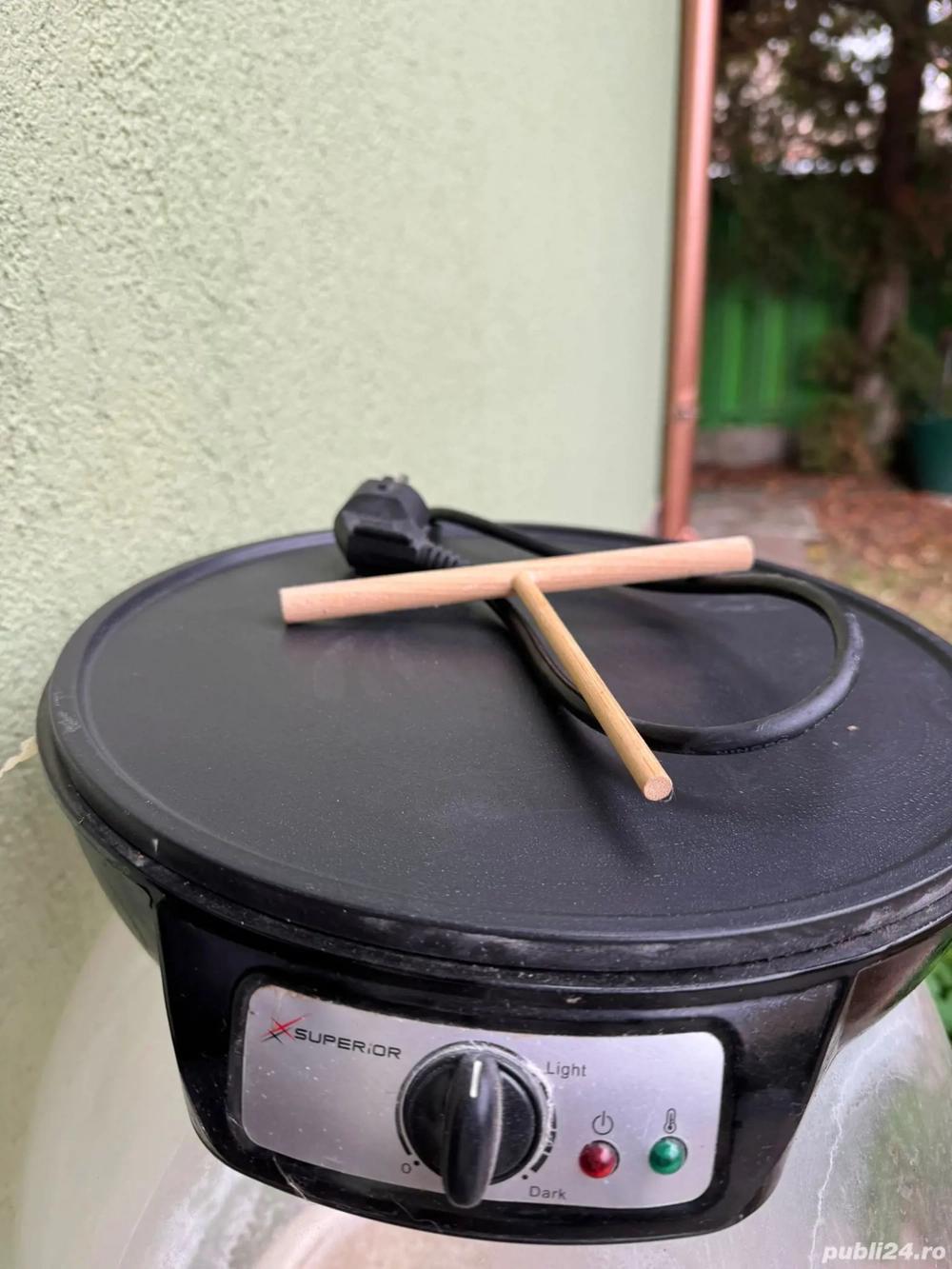 Aparat electric pentru clatite.