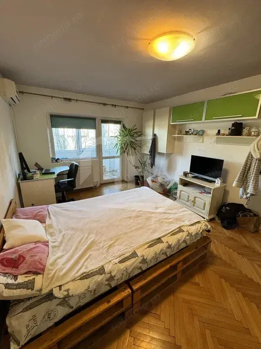 Apartament 3 camere, 2 balcoane in cartierul Intre Lacuri