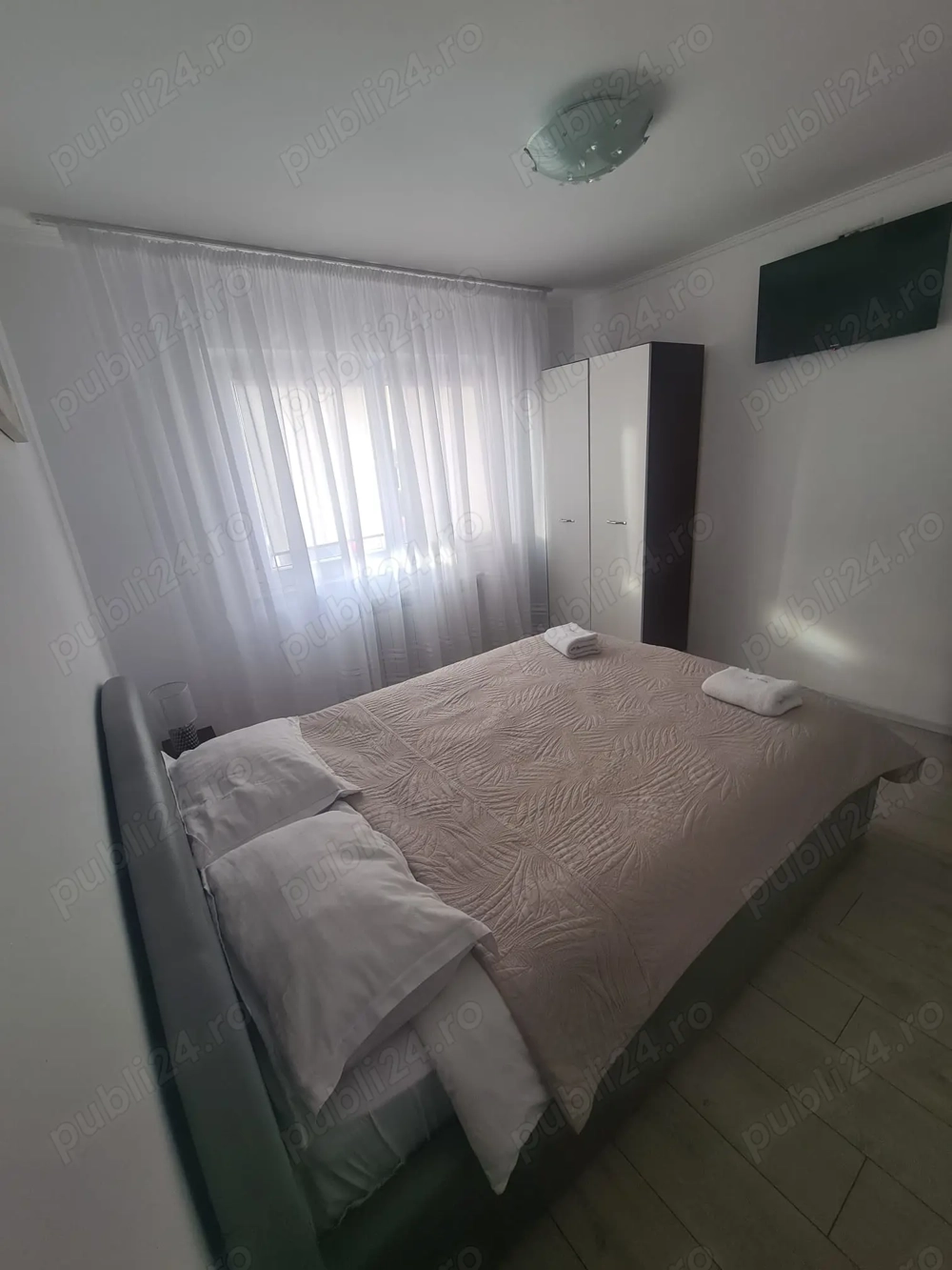 Inchiriez apartament in regim hotelier