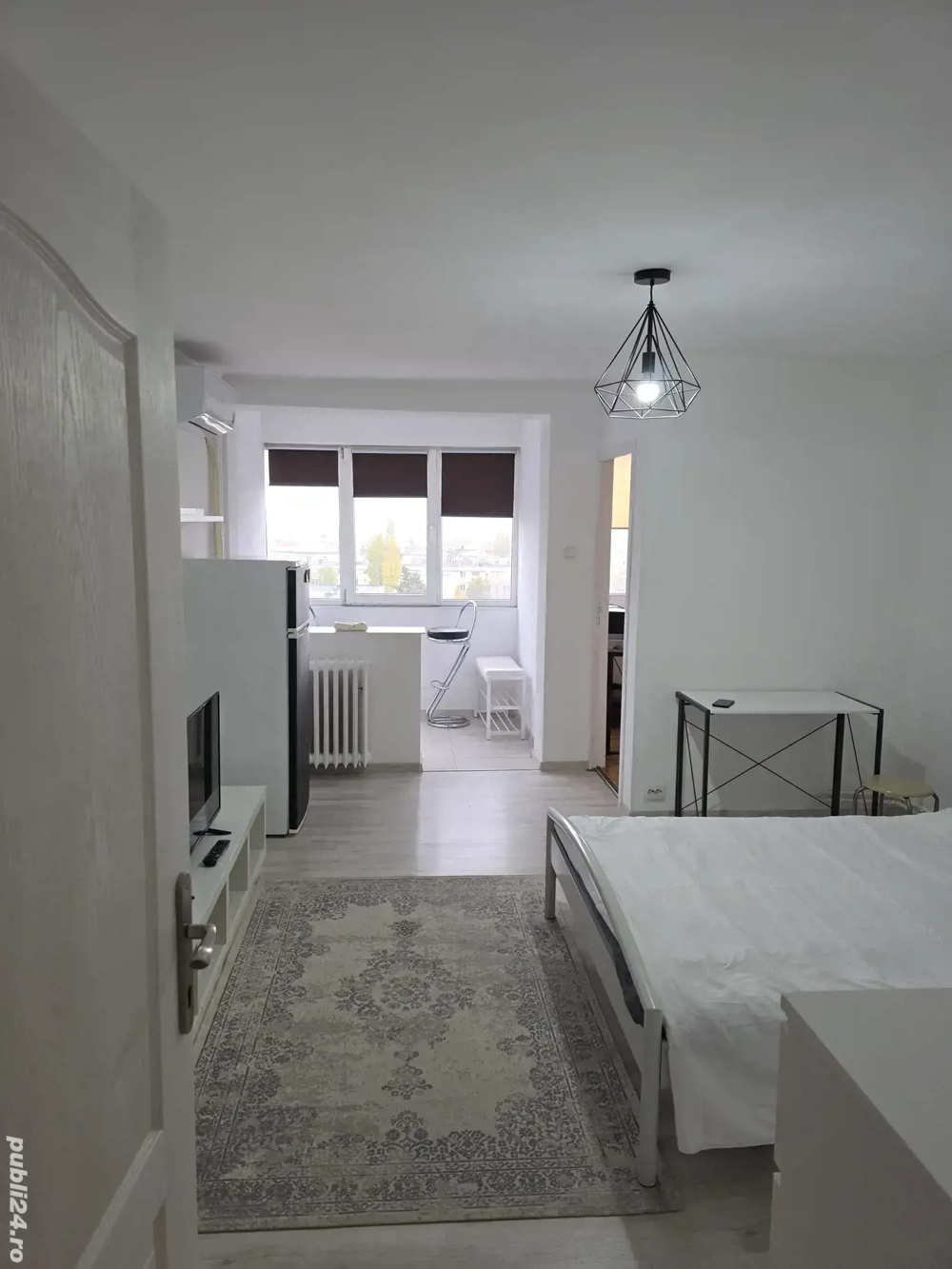 Inchiriez garsoniera in Brazda