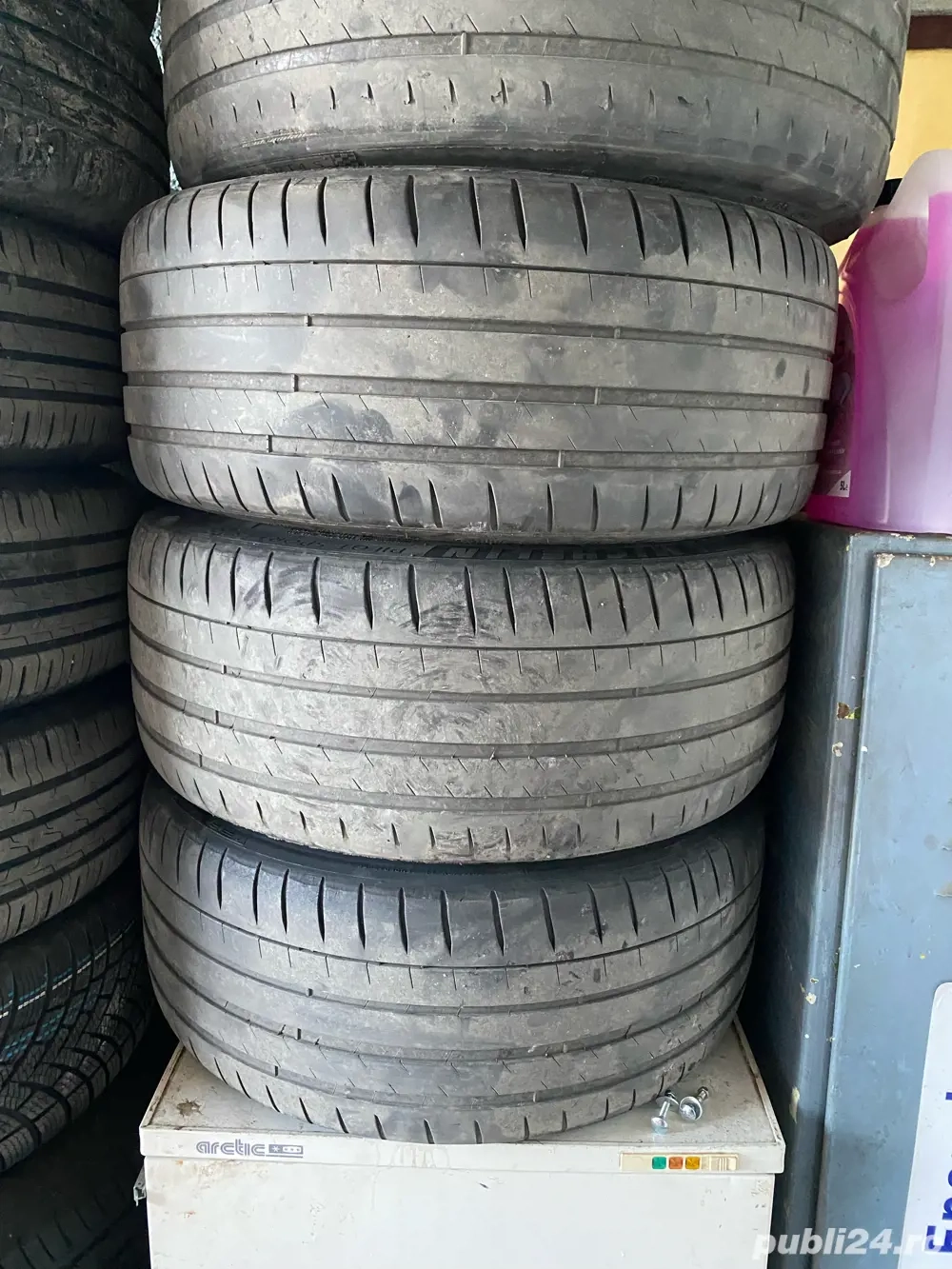 vand 3 anvelope Michelin de vara 