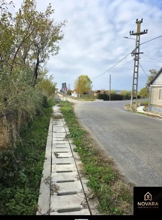 Teren la intrare Alparea