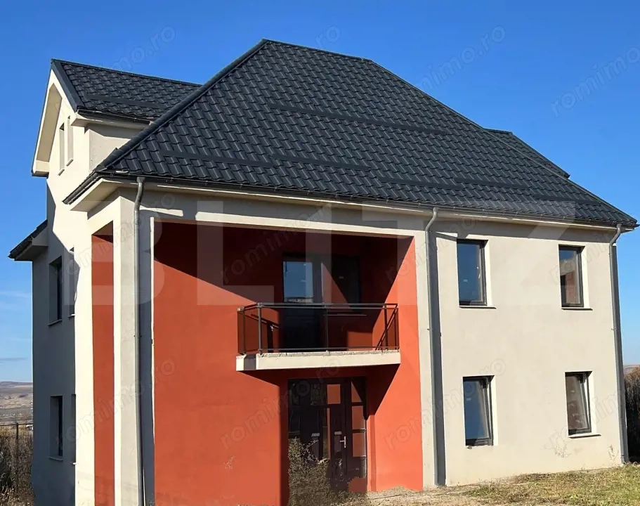 Oportunitate! Vilă 190mp doar 200.000euro pe stradă privată!