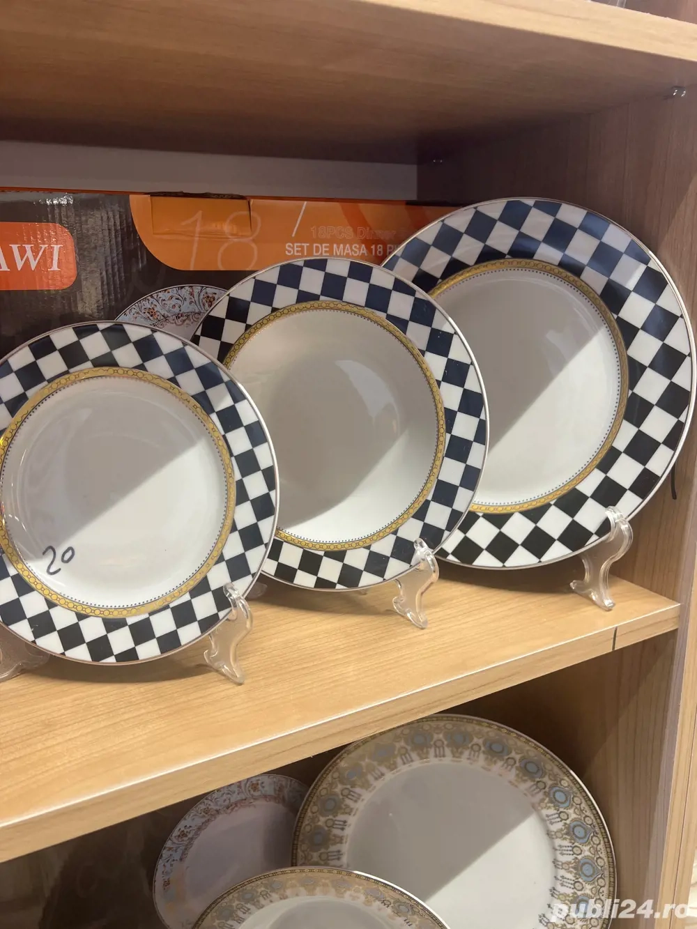 reataurant Grumpy zoo cautam staff