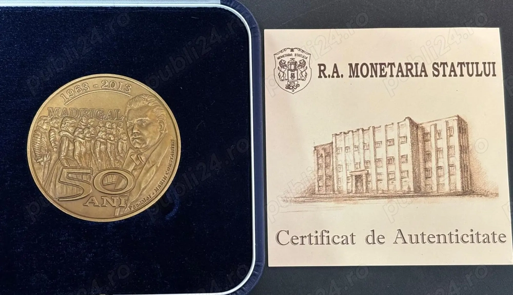 medalie comemorativă a Corului Madrigal + CD-uri colinde Madrigal