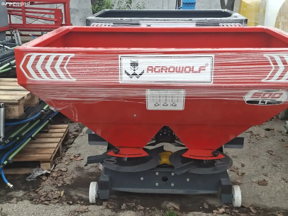 Masina de imprastiat ingrasaminte