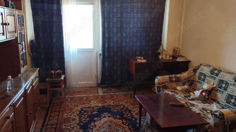 Particular vand apartament decomandat 2 camere, Gavana 3, etaj 2 din 4