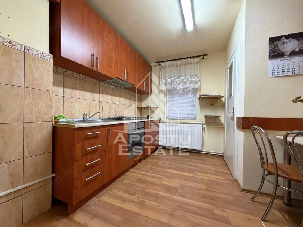 Apartament cu 3 camere, 2 bai, decomandat, centrala proprie, Girocului