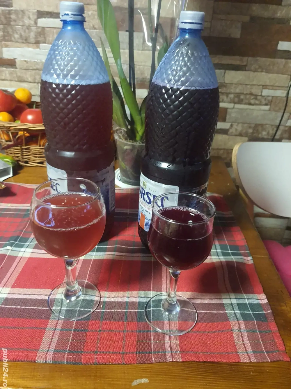 Vand vin  rosu si roze din struguri Muscat Ottonel,Muscat de Hamburg si Moldova