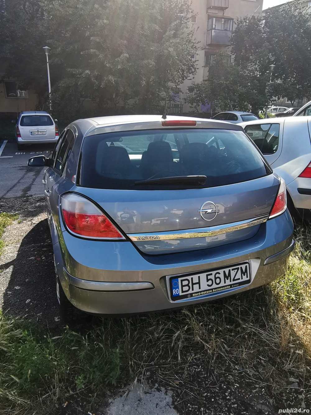 Vând Opel Astra h 1.6 benzina 2005