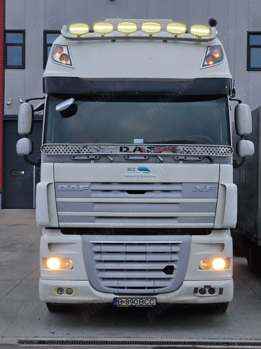 Vand Daf XF 105 460 Mega si semiremorca Schmitz Mega