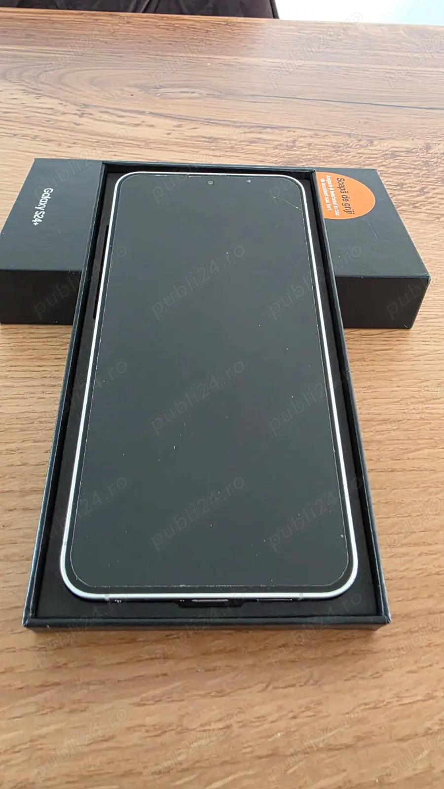 Vând Samsung S24+ 512GB dual sim impecabil, folosit doar 6 luni.