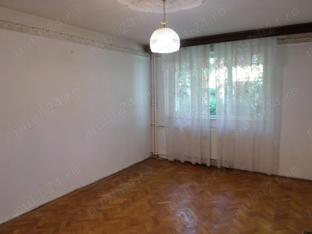 Vanzare apartament 3 camere, decomandat, parter in Ploiesti, zona Cina comision 0