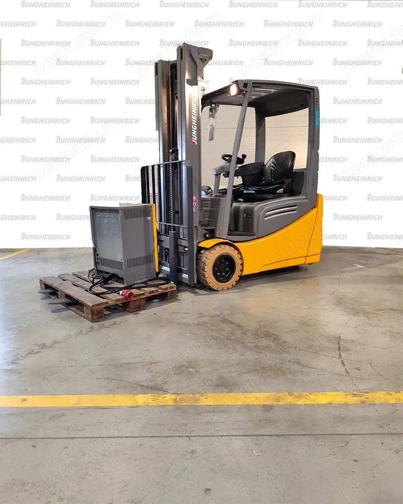 Electrostivuitor Jungheinrich EFG 218k, capacitate 1800 kg, înălțime de ridicare 5000 mm