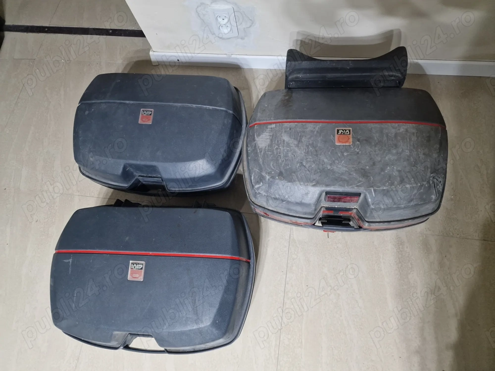 Top case + 2 side case-uri moto Givi – spațioase și rezistente